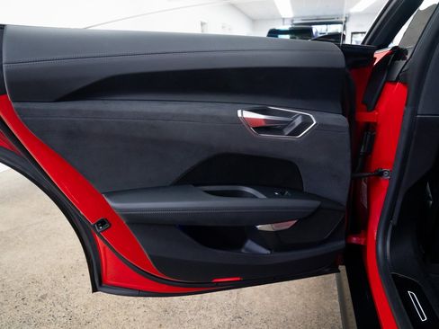 Used 2022 Audi e-tron GT Prestige w/ Prestige Package image 19