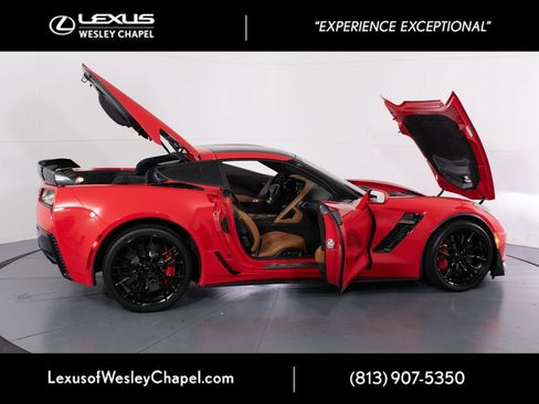 Used 2015 Chevrolet Corvette Z06 w/ 3LZ Preferred Equipment Group RWD image 12