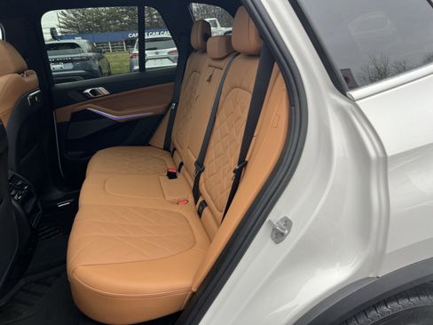 Used 2024 BMW X5 xDrive40i w/ Premium Package image 25