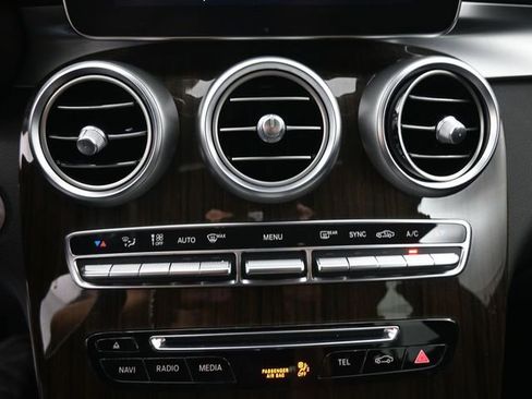 Used 2017 Mercedes-Benz GLC 300 4MATIC Coupe image 6