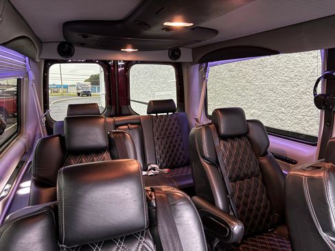 Used 2024 Mercedes-Benz Sprinter 2500 image 45
