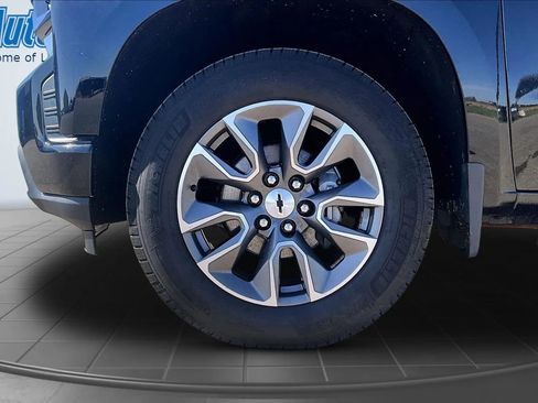 Used 2019 Chevrolet Silverado 1500 RST AWD/4WD image 41