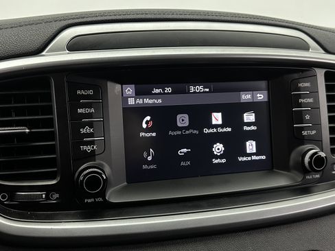 Used 2019 Kia Sorento LX image 18