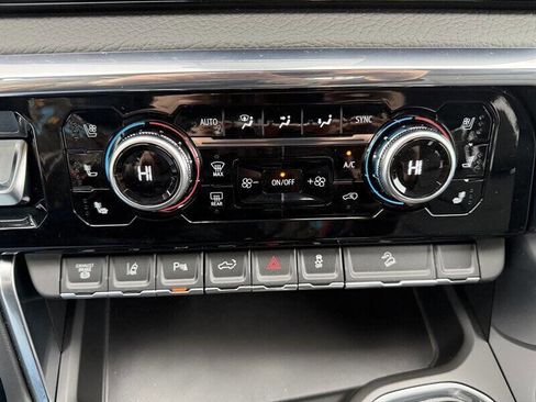 Used 2024 GMC Sierra 2500 Denali w/ Denali Reserve Package image 50