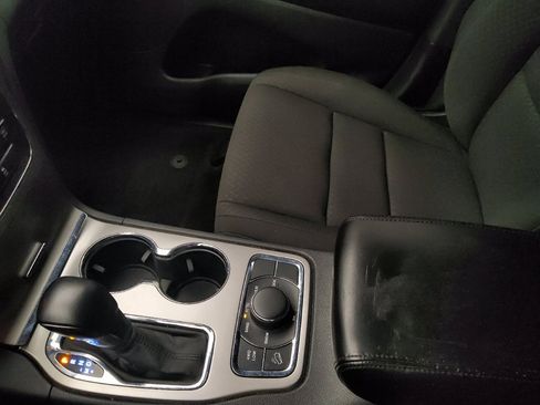 Used 2018 Jeep Grand Cherokee Laredo AWD/4WD image 26