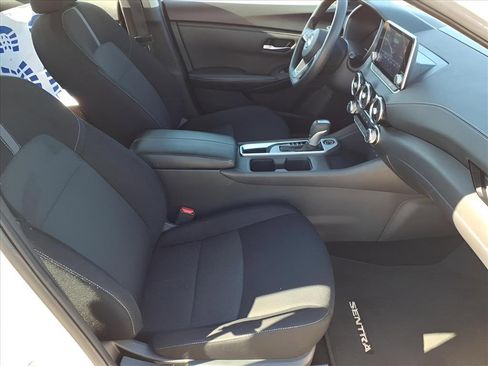 Used 2023 Nissan Sentra SV image 17