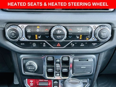 Used 2024 Jeep Gladiator Rubicon AWD/4WD image 6