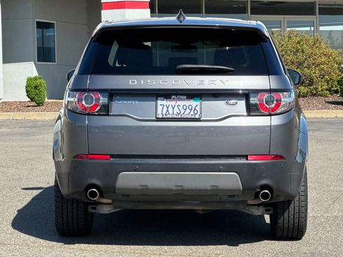 Used 2017 Land Rover Discovery Sport SE image 8
