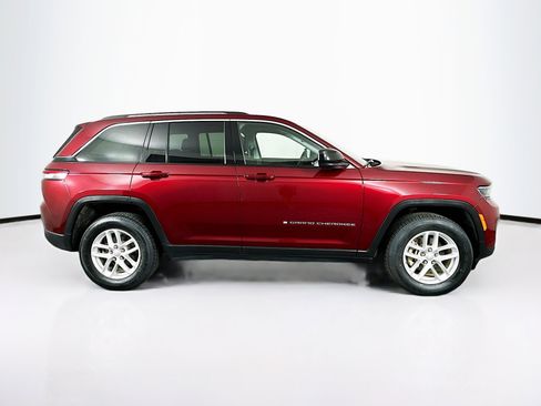 Used 2023 Jeep Grand Cherokee Laredo w/ Trailer Tow Prep Group (B) AWD/4WD image 10