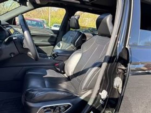 Used 2021 Jeep Grand Cherokee L Overland w/ Luxury Tech Group IV image 9