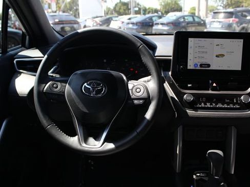 Used 2025 Toyota Corolla Cross AWD Hybrid image 18