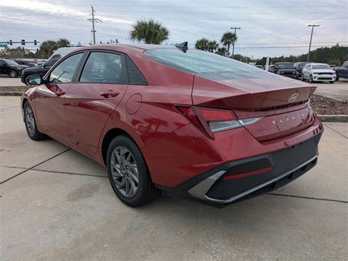 Used 2024 Hyundai Elantra SEL image 6