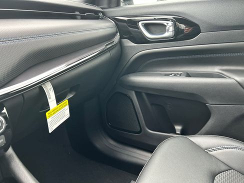 New 2026 Jeep Compass Latitude image 25