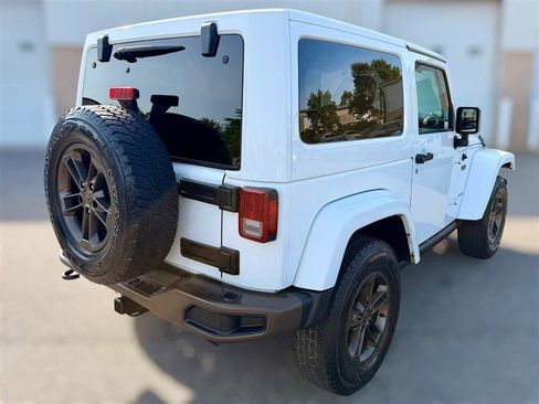 Used 2016 Jeep Wrangler Sahara AWD/4WD image 4