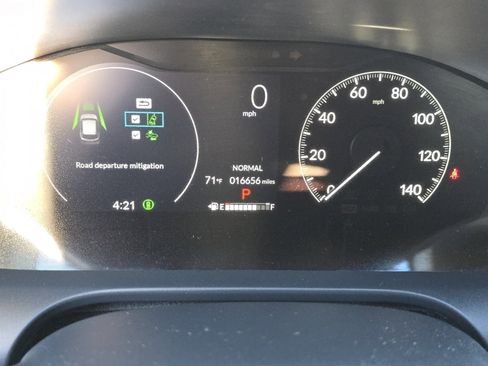 Used 2025 Honda HR-V LX image 31