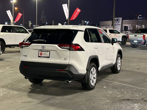 Used 2025 Toyota RAV4 LE image 5