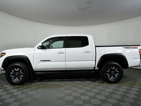 Used 2023 Toyota Tacoma TRD Off-Road image 16