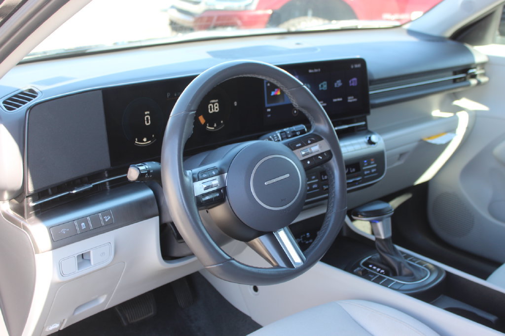 Used 2025 Hyundai Kona SEL AWD/4WD image 11