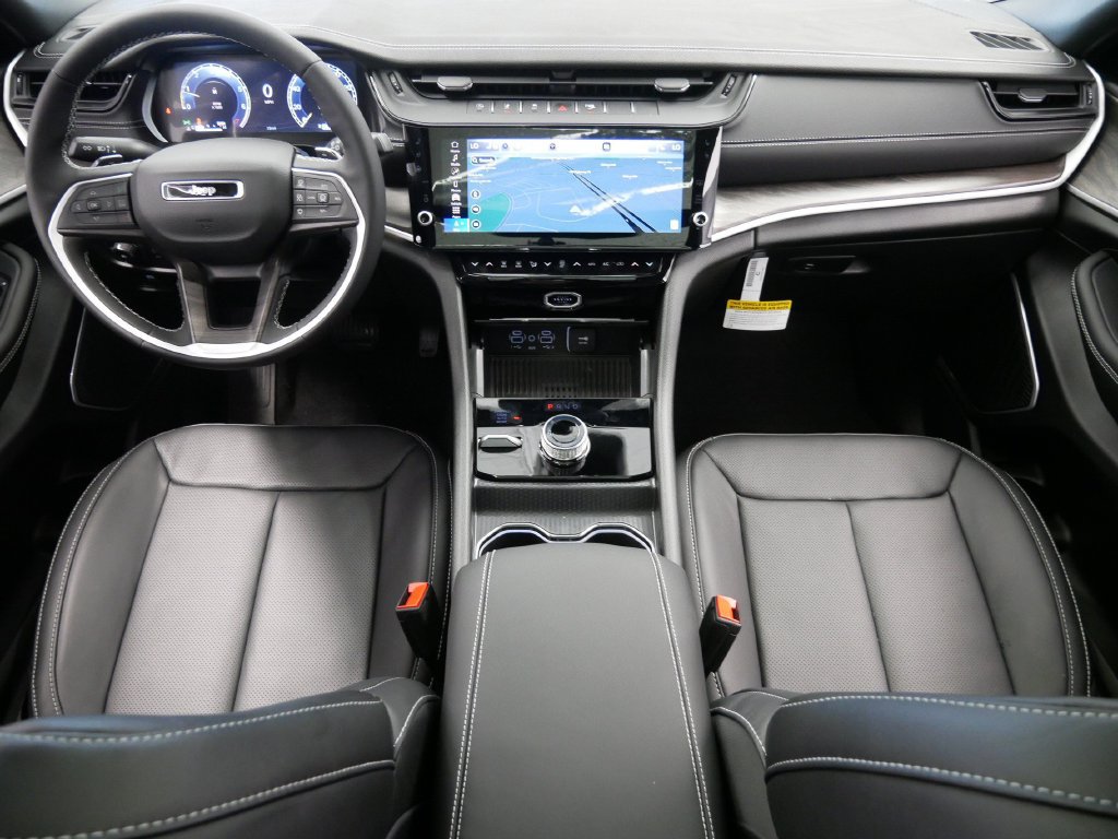 New 2027 Jeep Grand Cherokee Limited AWD/4WD image 16