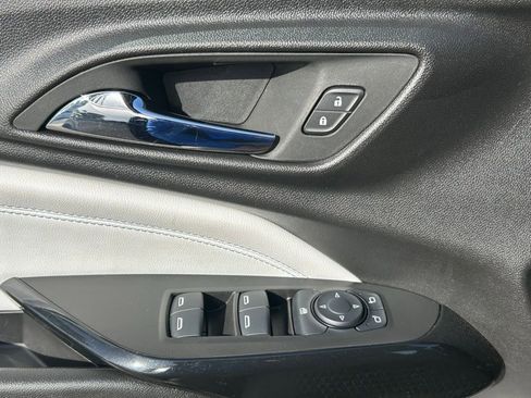 Used 2024 Chevrolet Trax LT image 30