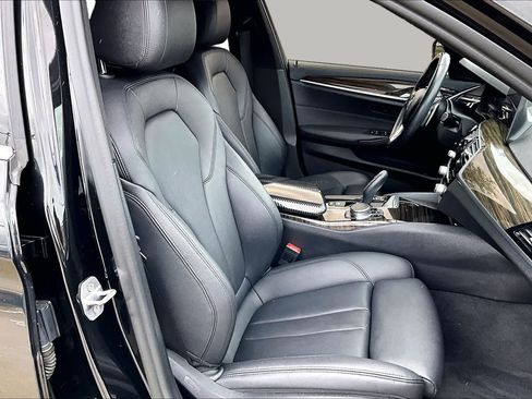 Used 2020 BMW 530i RWD image 9