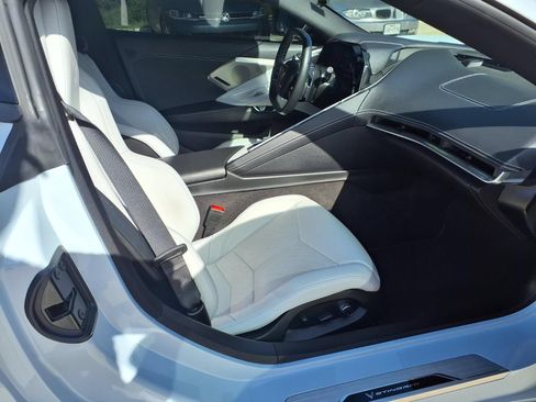 Used 2023 Chevrolet Corvette Stingray Preferred Cpe w/ Z51 Performance Package RWD image 4