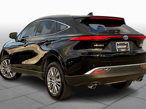 Used 2021 Toyota Venza XLE w/ Carpet Mat Package (TMS) image 11