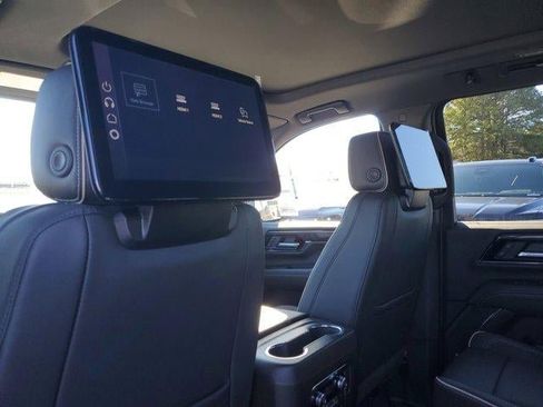 New 2026 GMC Yukon XL Elevation w/ Elevation Premium Package image 8