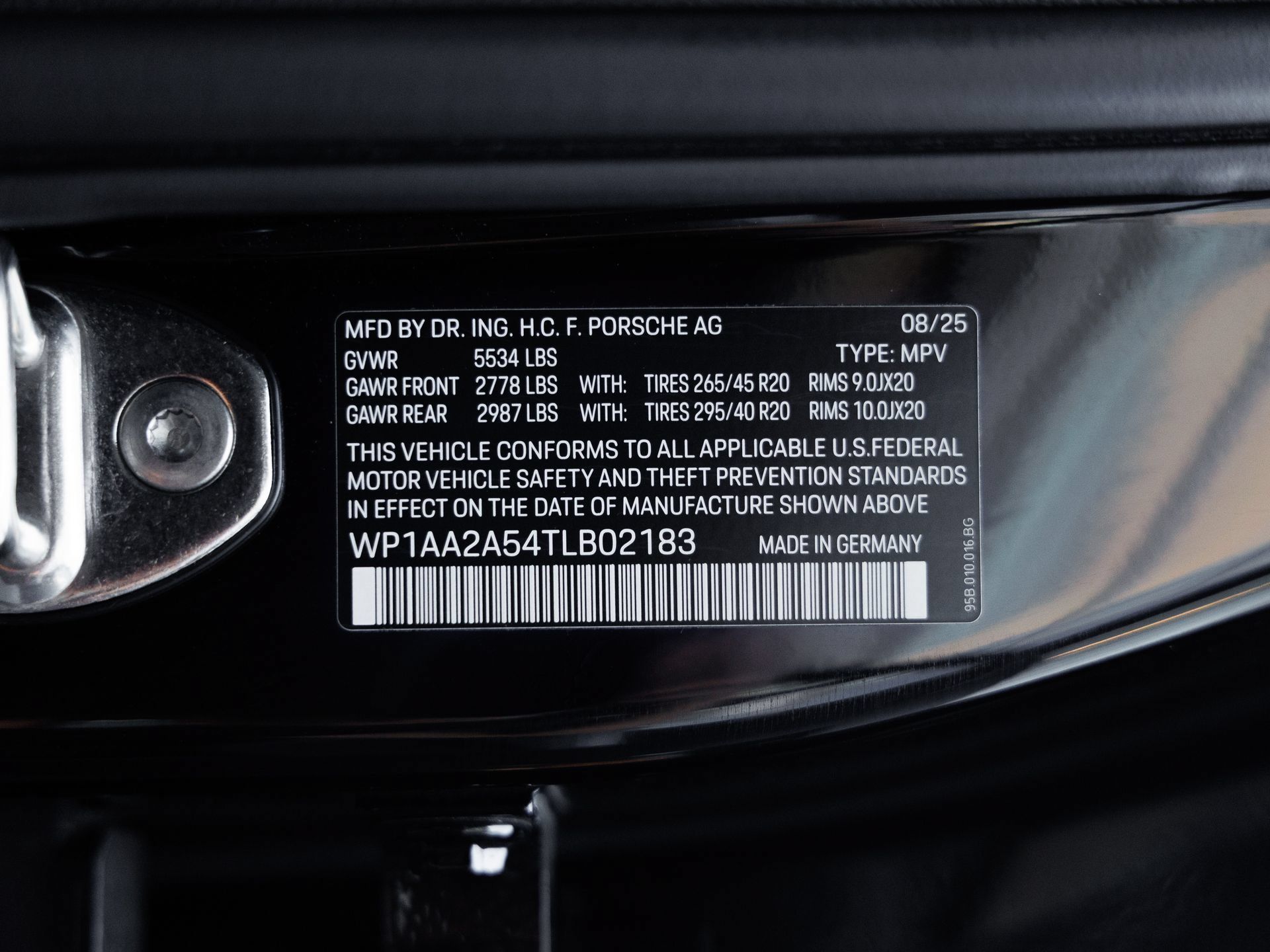 Certified 2026 Porsche Macan AWD/4WD image 41
