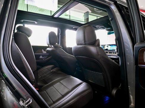 Used 2021 Mercedes-Benz GLS 450 4MATIC image 22