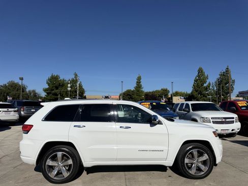 Used 2014 Jeep Grand Cherokee Overland AWD/4WD image 2