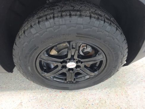 Used 2023 GMC Acadia AT4 w/ Technology Package AWD/4WD image 27