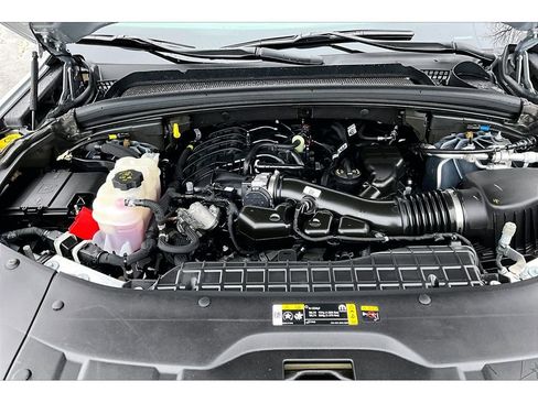 Certified 2025 Jeep Grand Cherokee Overland w/ Luxury Tech Group IV image 11