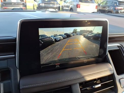 Used 2022 GMC Yukon XL SLE w/ Gmc Pro Safety Plus Package AWD/4WD image 32
