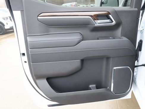 New 2026 GMC Sierra 1500 Elevation w/ LPO, Elevation Black Package image 25