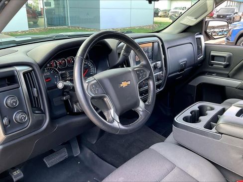 Used 2018 Chevrolet Silverado 1500 LT w/ Redline Edition image 17