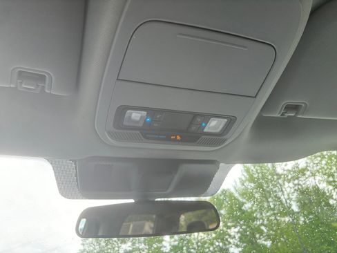 Used 2023 Ford F150 XLT image 28