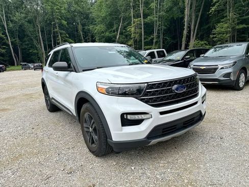 Used 2020 Ford Explorer XLT w/ Equipment Group 202A AWD/4WD image 11