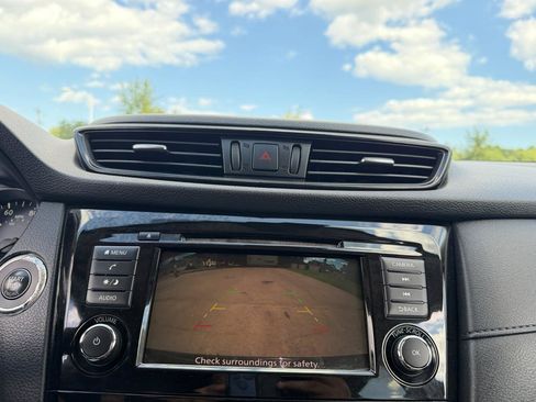 Used 2020 Nissan Rogue SV AWD/4WD image 13