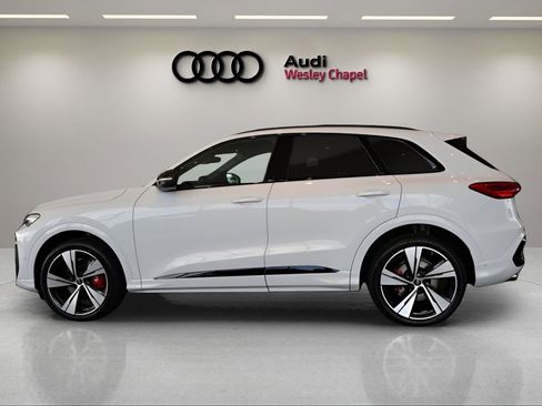 New 2026 Audi SQ5 Premium Plus image 2