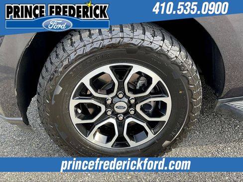 Used 2024 Ford Expedition XLT image 9