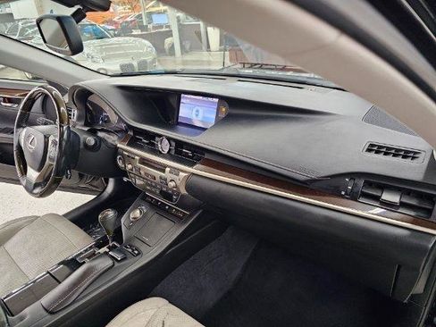 Used 2013 Lexus ES 350 w/ Ultra Luxury Pkg FWD image 8