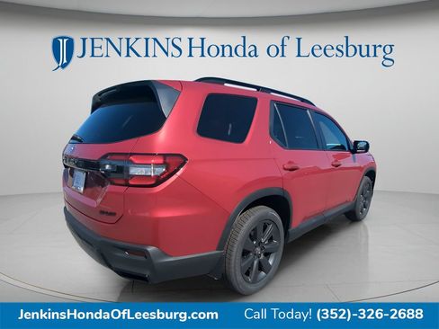 New 2026 Honda Pilot Sport image 3