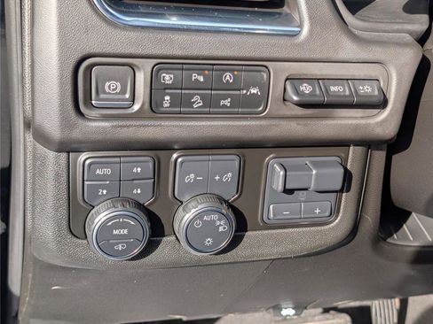 Used 2023 Chevrolet Suburban High Country w/ Advanced Technology Package image 27