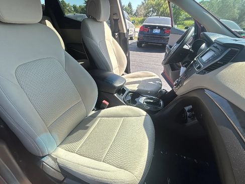 Used 2017 Hyundai Santa Fe Sport FWD image 29
