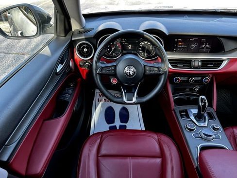 Used 2020 Alfa Romeo Stelvio Ti w/ Nero Edizione image 34