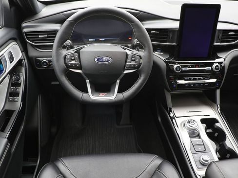 Used 2024 Ford Explorer ST w/ Technology Package image 11