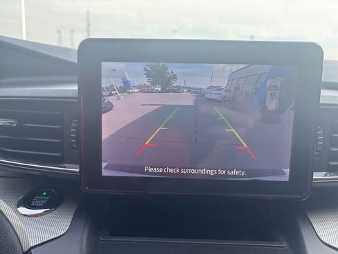 Used 2020 Ford Explorer XLT w/ Equipment Group 202A AWD/4WD image 21