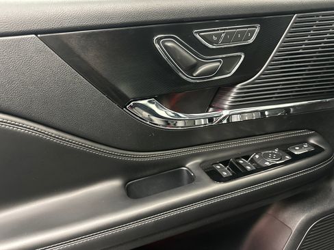 Certified 2021 Lincoln Corsair AWD w/ Premium Package image 33