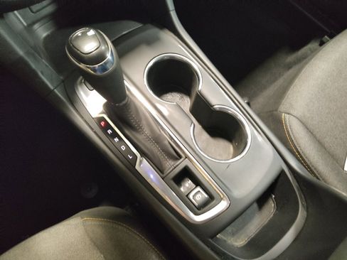 Used 2020 Chevrolet Equinox LT FWD image 26